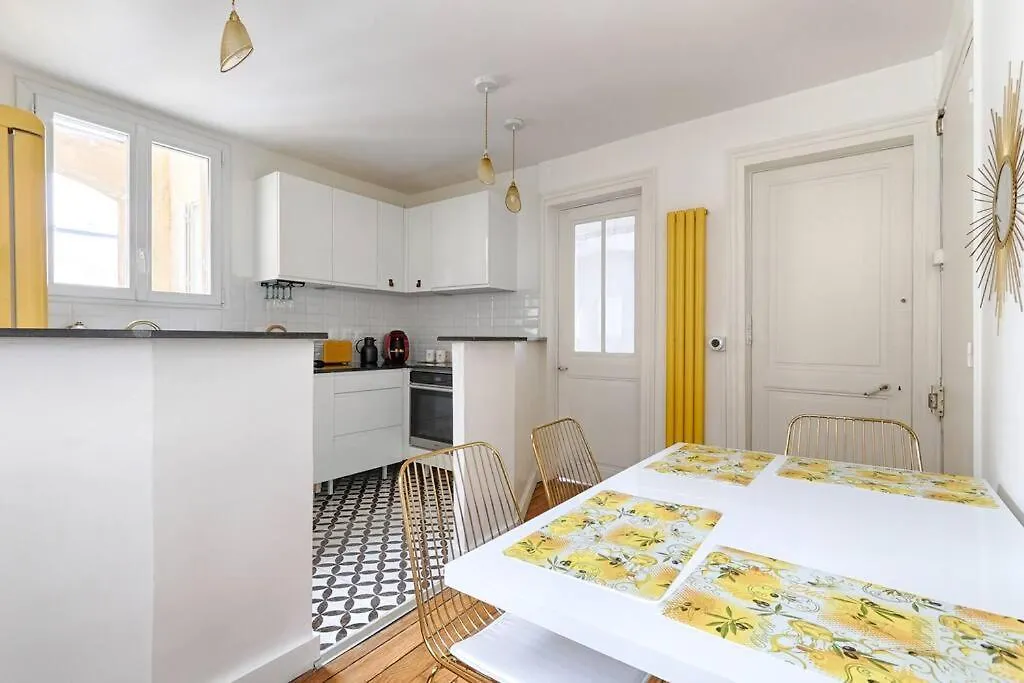 Sentier Gare Est Magnifique Appartement 2Br Párizs 0*,  Franciaország